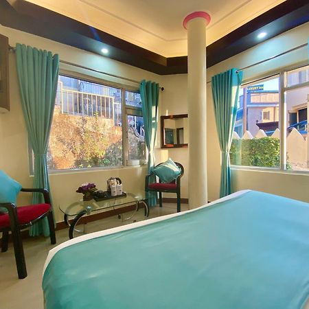 Riversun Hotel Mall Road Mussoorie Buitenkant foto