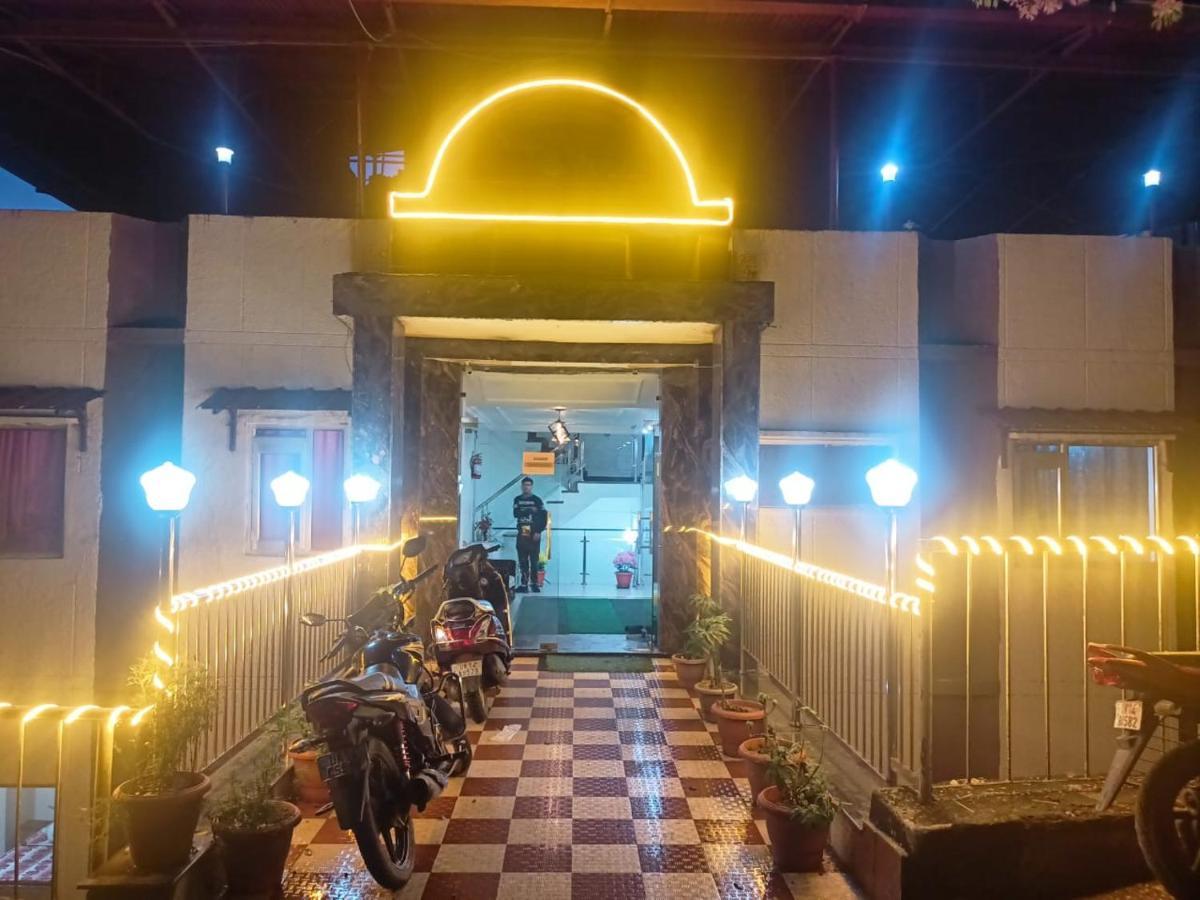 Riversun Hotel Mall Road Mussoorie Buitenkant foto