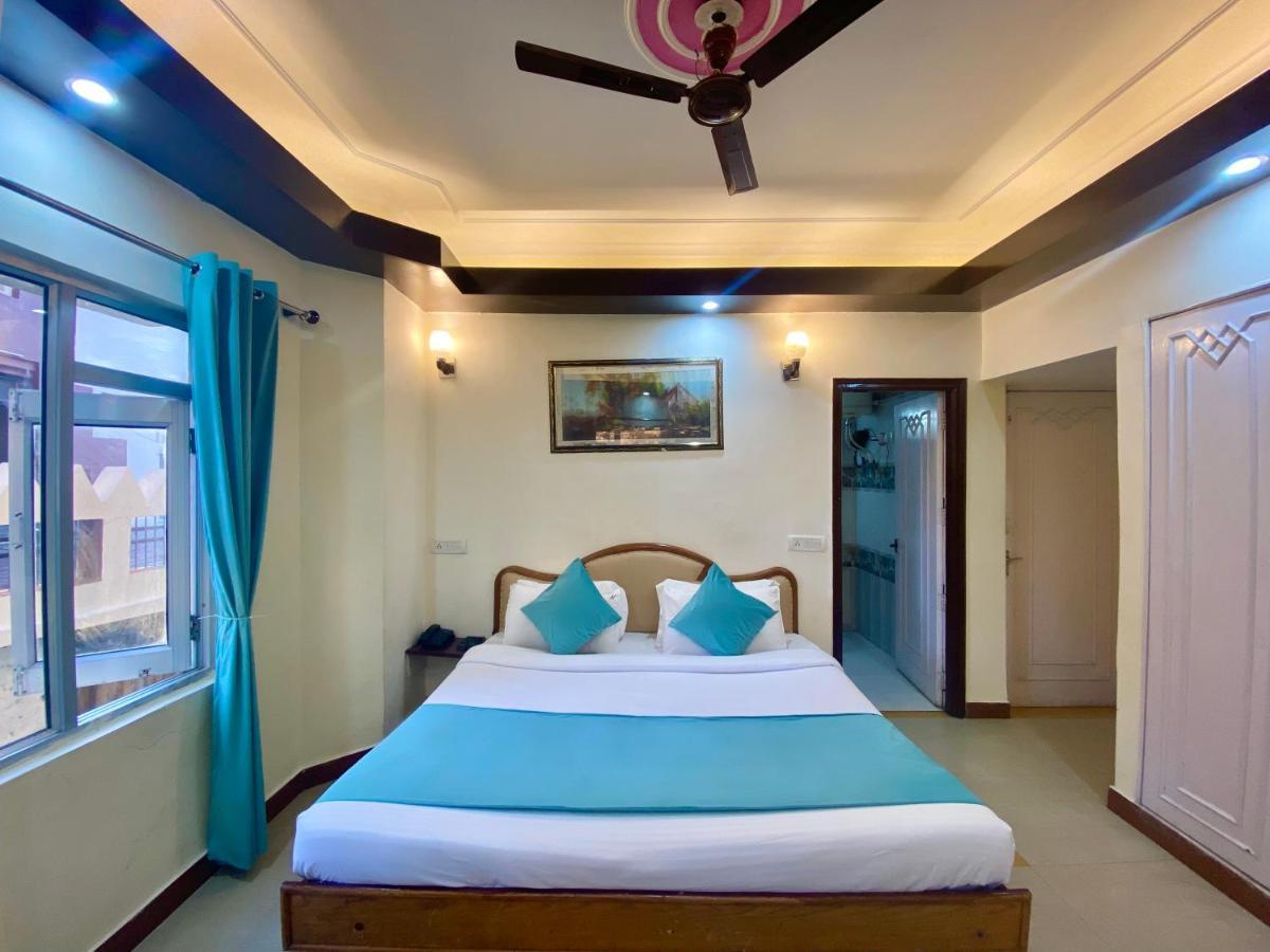 Riversun Hotel Mall Road Mussoorie Buitenkant foto