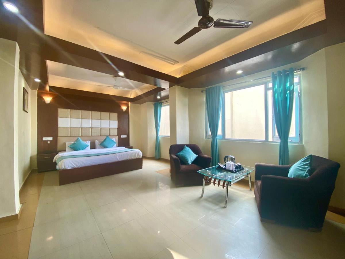 Riversun Hotel Mall Road Mussoorie Buitenkant foto