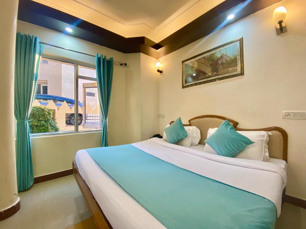 Riversun Hotel Mall Road Mussoorie Buitenkant foto
