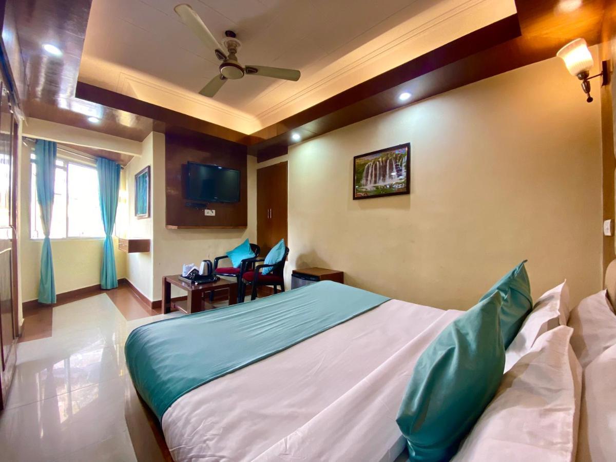 Riversun Hotel Mall Road Mussoorie Buitenkant foto