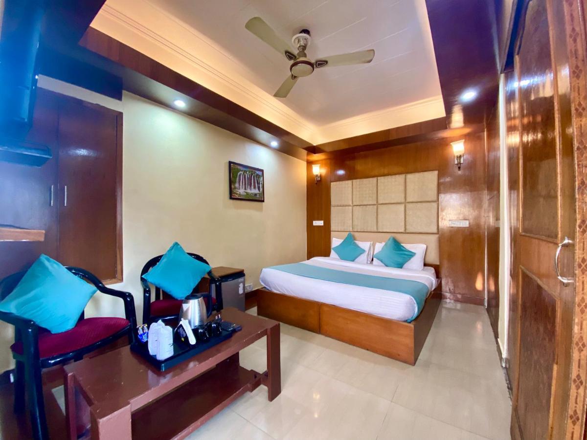 Riversun Hotel Mall Road Mussoorie Buitenkant foto