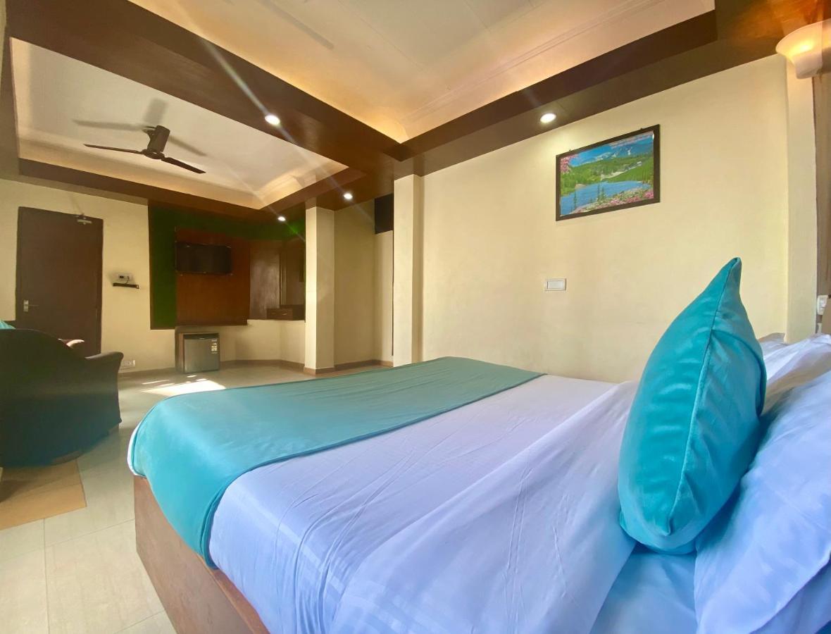 Riversun Hotel Mall Road Mussoorie Buitenkant foto
