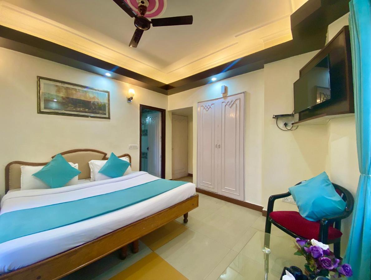 Riversun Hotel Mall Road Mussoorie Buitenkant foto