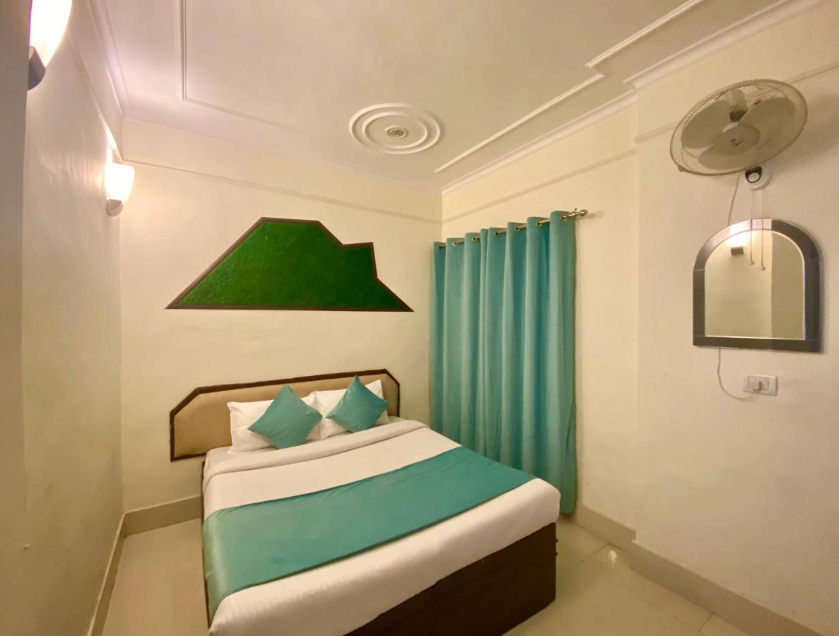Riversun Hotel Mall Road Mussoorie Buitenkant foto