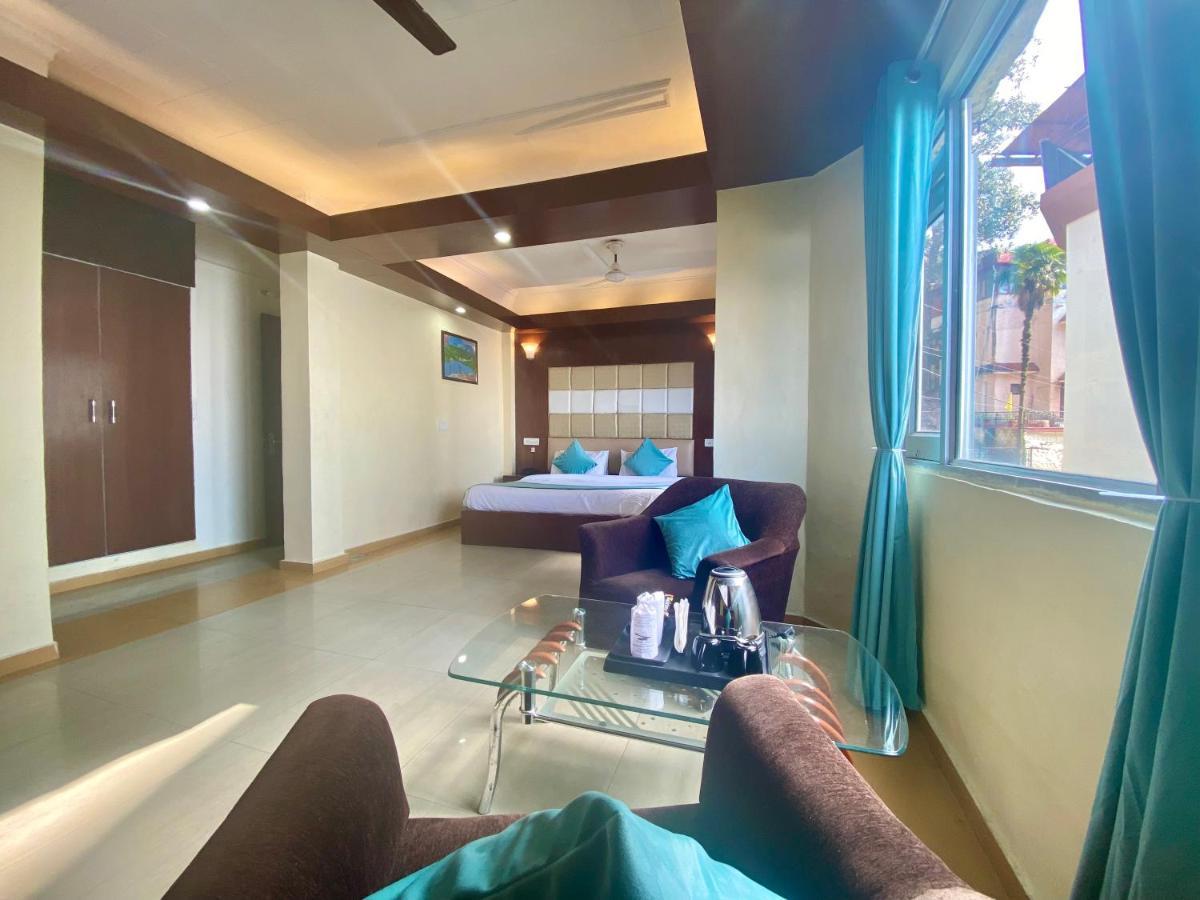 Riversun Hotel Mall Road Mussoorie Buitenkant foto