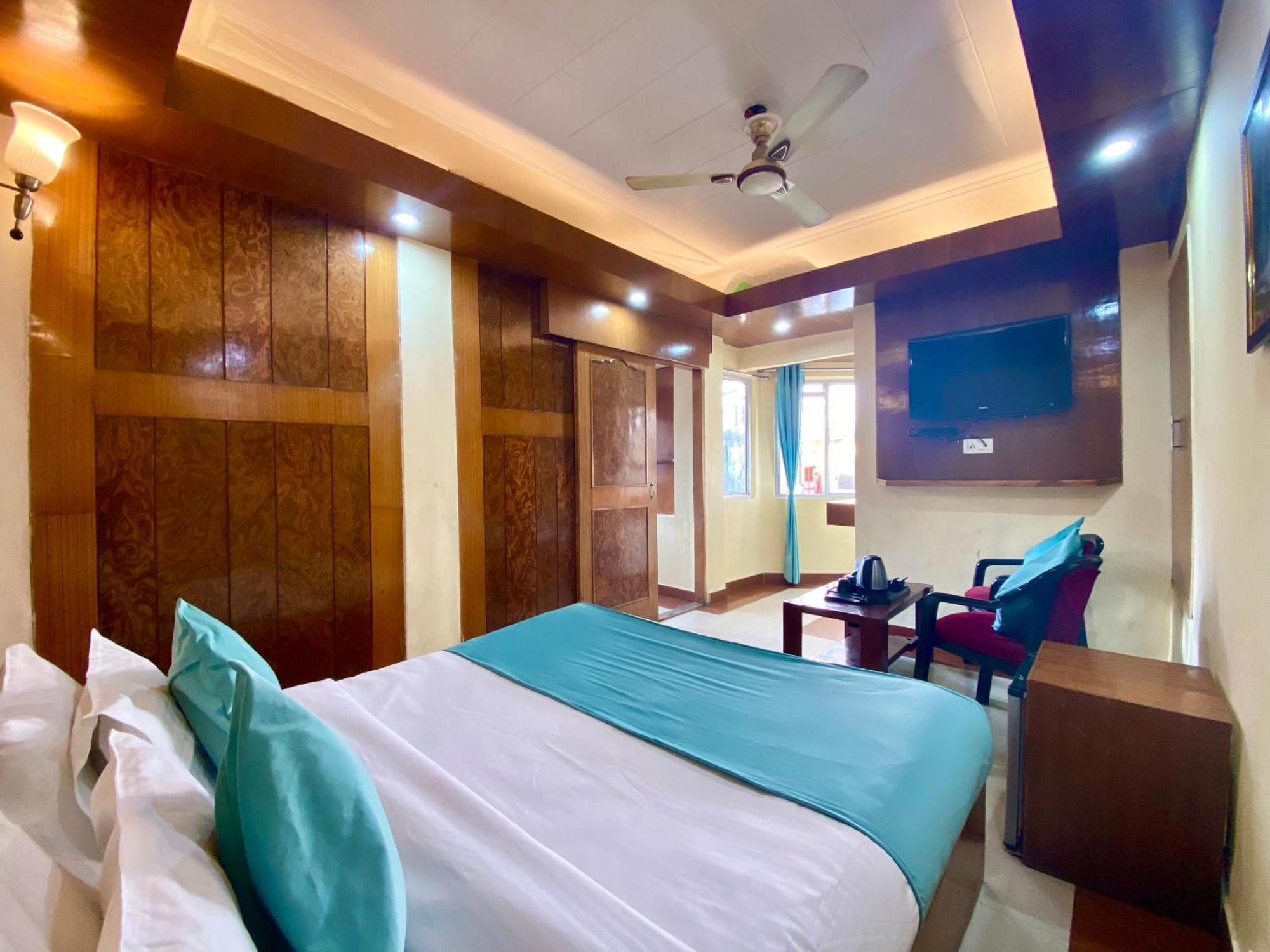 Riversun Hotel Mall Road Mussoorie Buitenkant foto