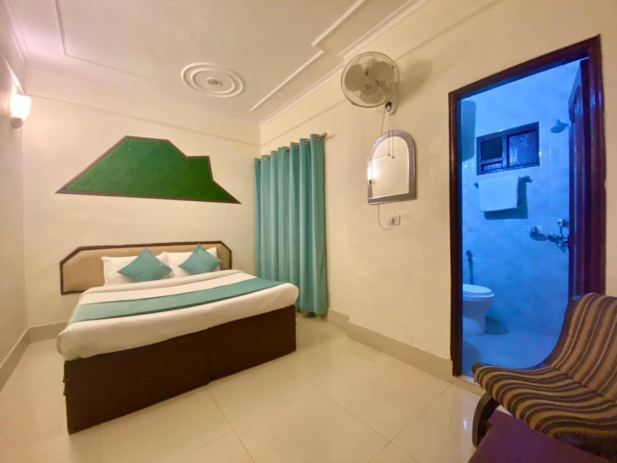 Riversun Hotel Mall Road Mussoorie Buitenkant foto