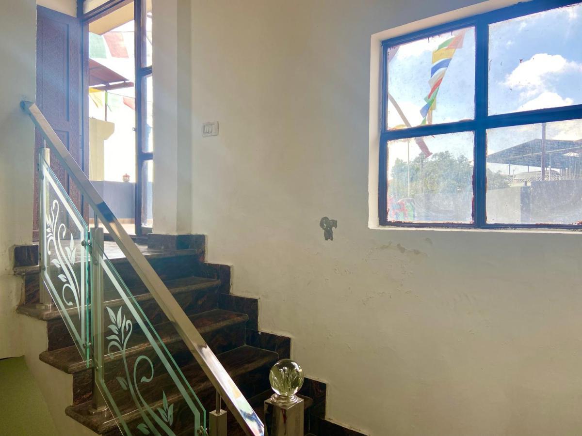 Riversun Hotel Mall Road Mussoorie Buitenkant foto